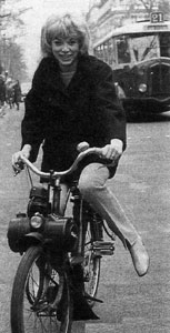 Mireille Dac en solex 2200