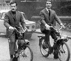 Michel Serrault et Jean Poiret en solex 3300