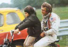 steve mac queen et son fils en solex 3800