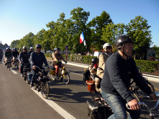A gauche Dominique Patron du Club Rétrolex'Taze de Vendée