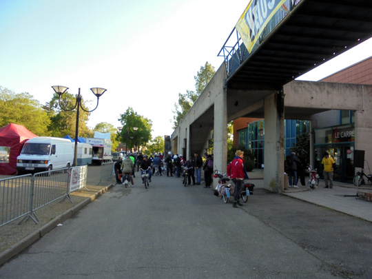 Déjà des participants se réunissent