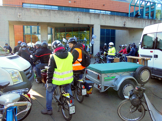 8h00 l'heure du départ pour les solexistes allemands