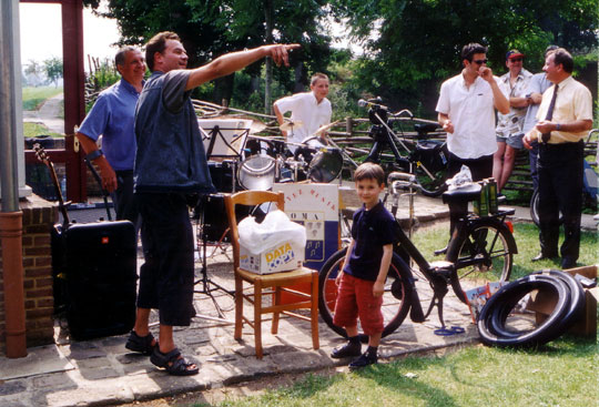 Jean-Claude et Hugues annonçant le début de la tombola