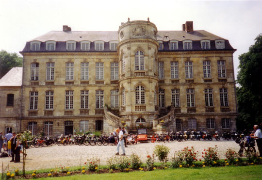 Le Château de Chaussoy situé dans la Somme