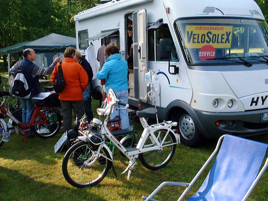 Le camion du Docteur Solex en provenance d'Allemagne