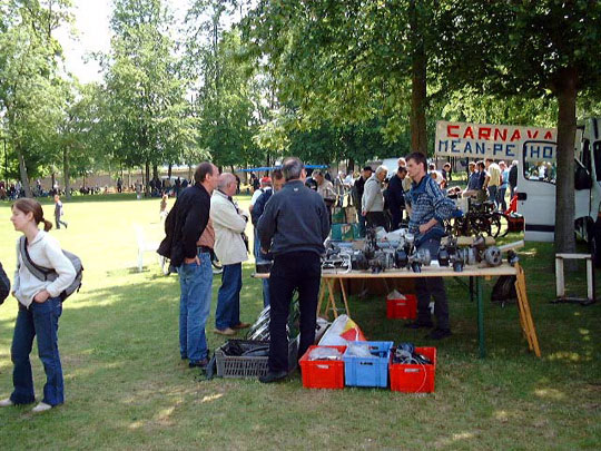 Le stand du club solex de Saint-Nazaire