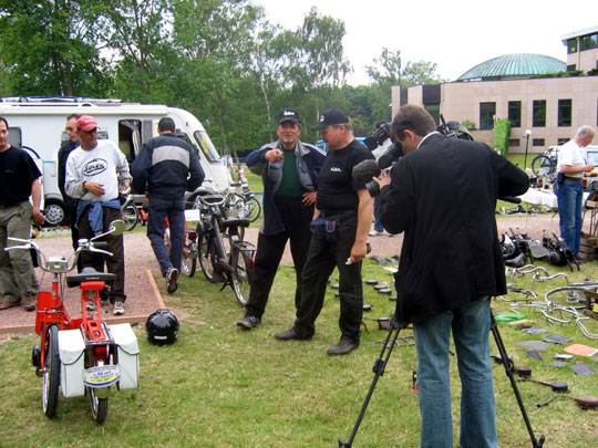 Guy Maurice accueillant les participants