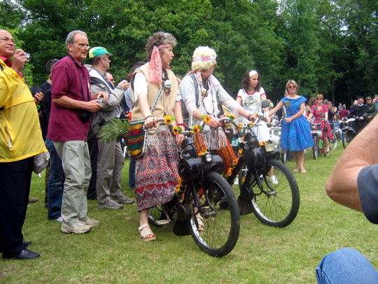 Les solexistes hippies des années 70