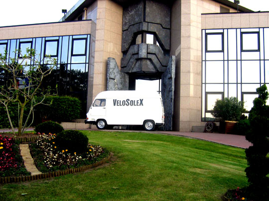 L'estafette Renault de Solex Millenium