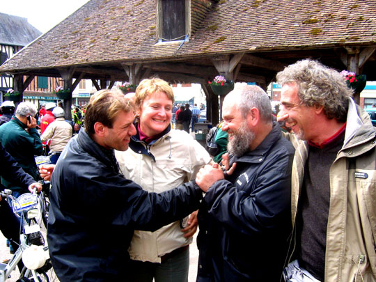 Le Club Solex de Calais avec Robert Slangen