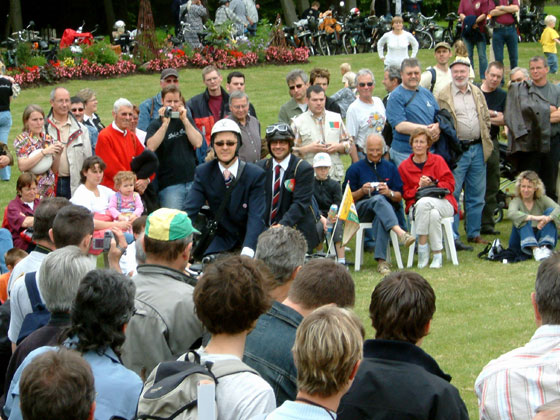 Benoit Ménard et son collègue en Mods