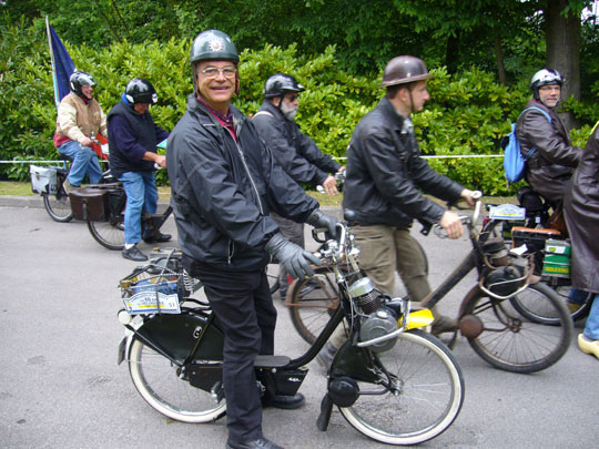 Un ami allemand sur un Solex Oto