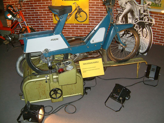 Un Solex Flash sur un banc d'essai Marolo