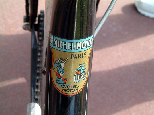 N&deg; moteur 5637 modèle prété par Saint-Michel Moto à Paris