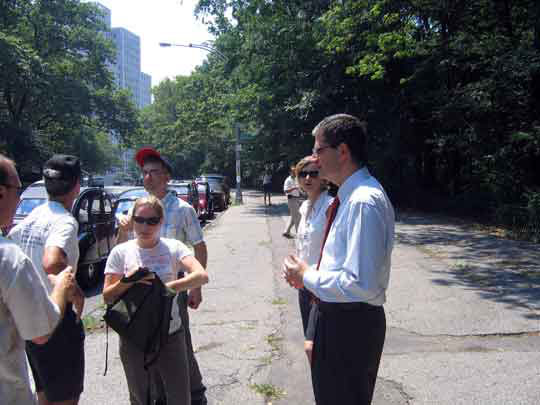 Le Consul de France se joint au rallye