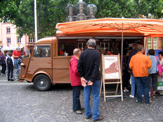 Citroën HY transformé en café