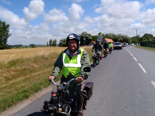 Michel sur son solex 3800