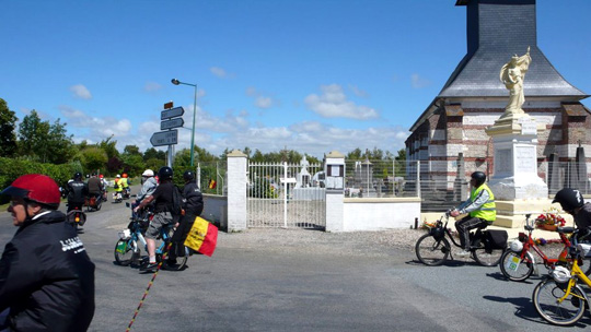 Traversée d'un petit village picard