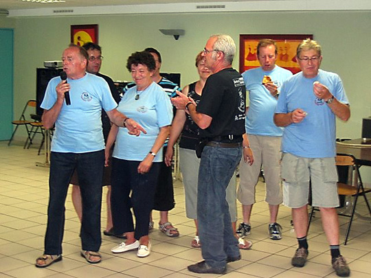 Guy et Bernadette remerciant les participants de ce téléthon 2009