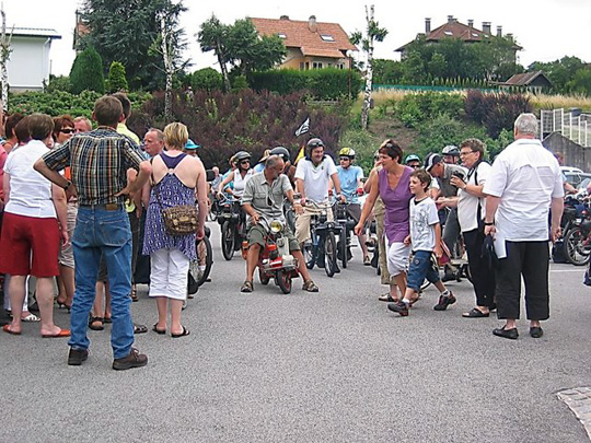 Un micron rouge version route