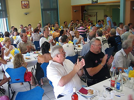 Beaucoup de monde et d'applaudissements