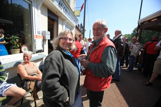 Le café-tabac le Confluan a été assailli par le solexistes