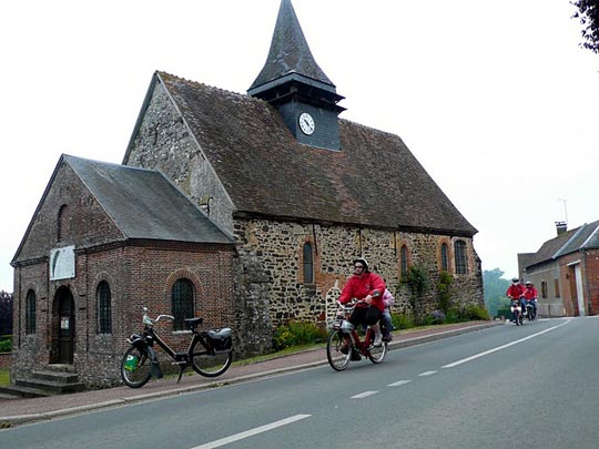 Une église typique du pays de Bray
