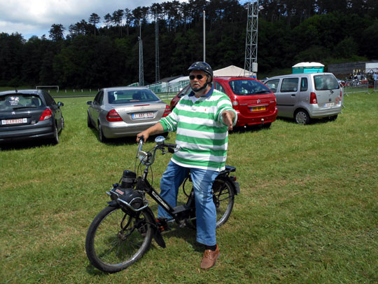 Jean Pauly sur son solex 3800