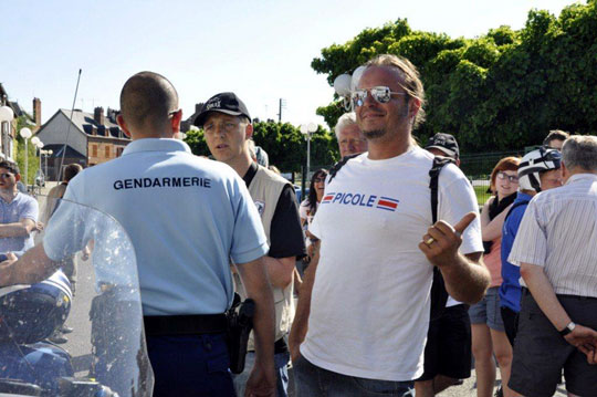 Les deux corps de métiers réunis pour le désordre