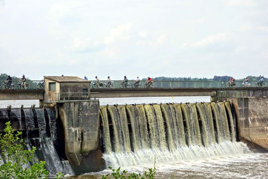 Passage des solexistes sur le barrage