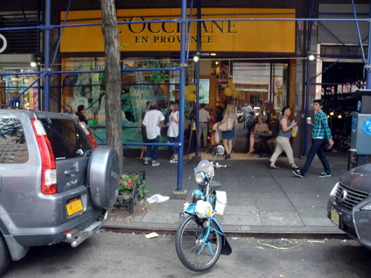 A beautiful Solex 4600 afront 'L'occitane en Provence