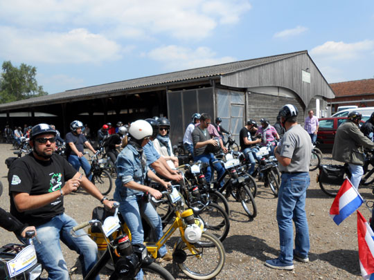 Le départ de la balade du samedi
