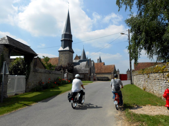 La traversée du petit village de Hannaches