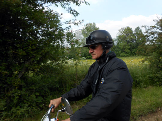 Daniel Gutierrez en pleine concentration sur la route réelle à suivre