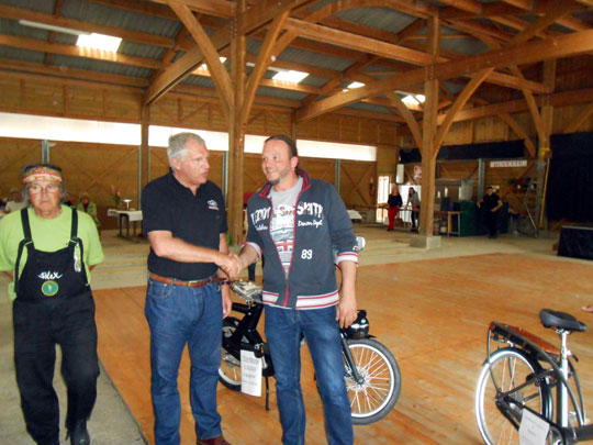 Monsieur Fouquer félicite Benoît Petit