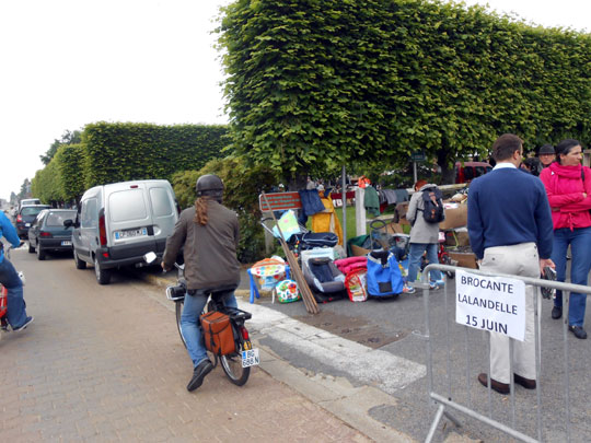 Des solexistes se sont arrêtés à cette brocante non prévue