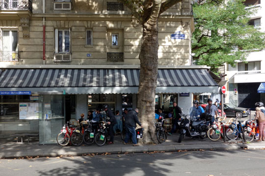 Petite collation avenue Mathurin Moreau