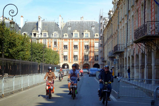 Paris IV, la Place des Vosges en solex