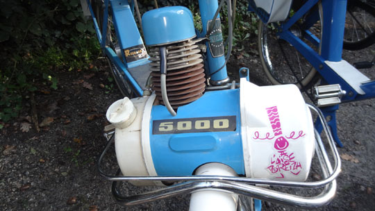 A l'aise Breizh sur un solex 5000