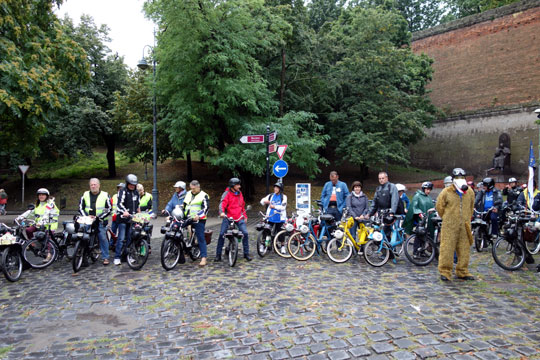 Rassemblement des solex pour la balade