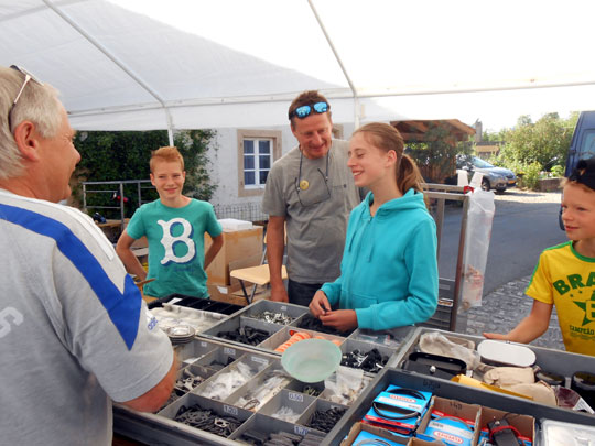 Un solexiste allemand achetant des pièces détachées