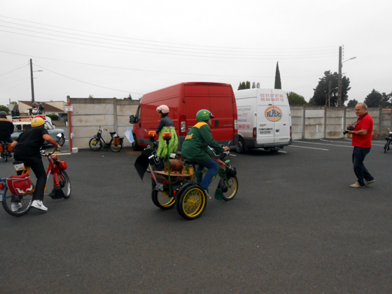 Un Solex 5000 tranformé en triporteur John Deere