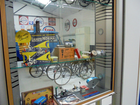 Un magnifique présentoir de lampe Norma