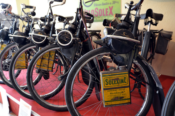 Une magnifique rangée de Vélosolex