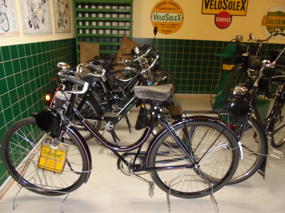 Un magnifique Vélosolex Hispano-Suiza