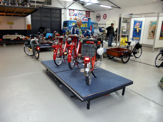 Ce modèle monté avec des pneus 2 X 16 pouces aurait été produit à 35 unités