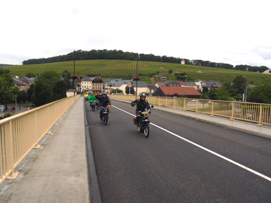 De retour depuis l'Allemagne de l'autre côté du pont