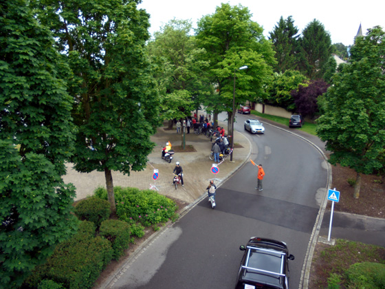 Arrivée des solexistes sur les berges de la Moselle