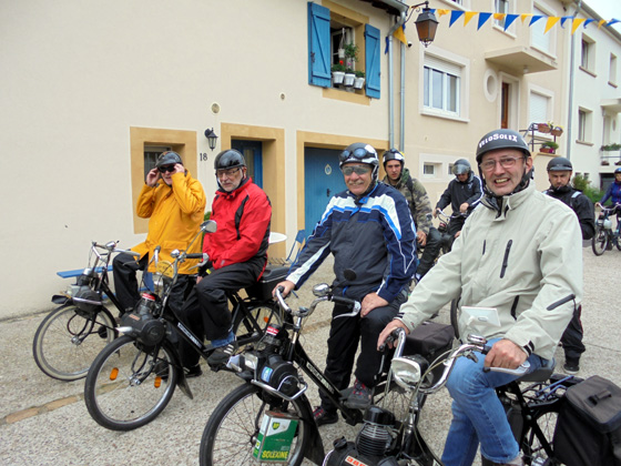 Les solexistes allemands prêts pour le départ de la randonnée