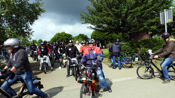 Une participante n&eacute;erlandaise fid&egrave;le  aux rallyes de v&eacute;losolex en France